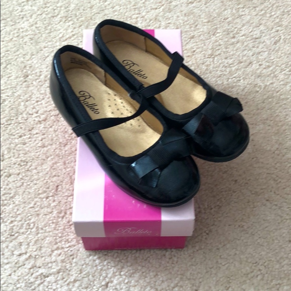 Nutcracker style ballet flats